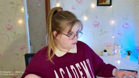 Polly online show from November 3, 4:41 pm