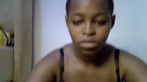 yummy_boobs01 online show from April 26, 1:58 am