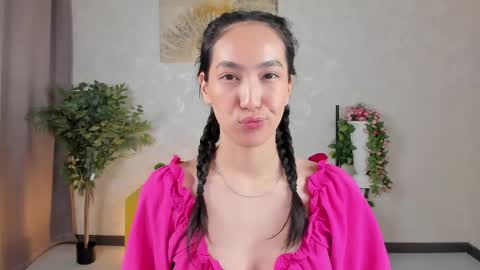 Snapshot of yummy_lamii chatting on February 20, 3:47 am Cindey online show from February 20, 3:47 am