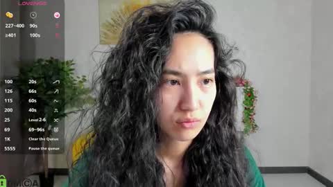Snapshot of yummy_lamii chatting on March 3, 3:45 am Cindey online show from March 3, 3:45 am
