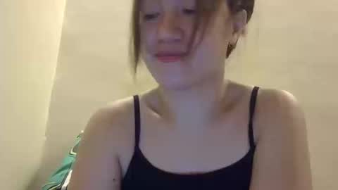 Snapshot of yummyclaya chatting on October 20, 1:33 pm yummyclaya online show from October 20, 1:33 pm