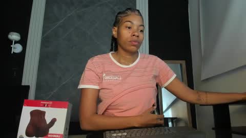 Snapshot of yummyduo chatting on March 8, 11:05 am Yummyduo online show from March 8, 11:05 am