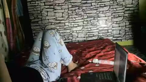 Snapshot of yummyhottiemom chatting on March 10, 10:37 am yummyhottiemom online show from March 10, 10:37 am