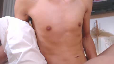 Snapshot of yummyjustine07 chatting on March 6, 7:54 pm Justine online show from March 6, 7:54 pm