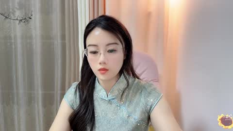 Snapshot of yuner0715 chatting on December 11, 12:02 pm YunEr online show from December 11, 12:02 pm