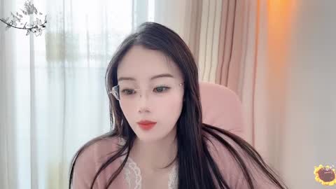 Snapshot of yuner0715 chatting on January 2, 3:37 am YunEr online show from January 2, 3:37 am