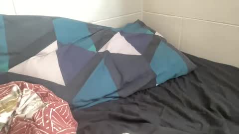 yungcokaus online show from December 1, 9:59 pm