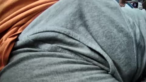 Snapshot of yuppers1234 chatting on December 5, 3:39 pm yuppers1234 online show from December 5, 3:39 pm