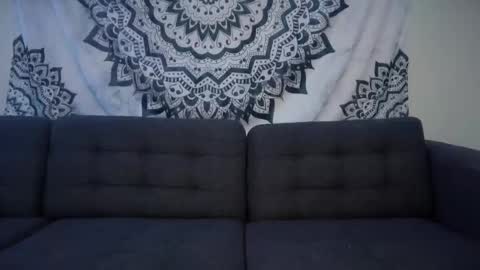 yurdreams_22 online show from December 17, 3:45 am