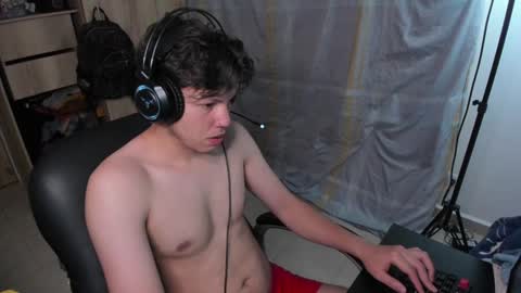 yurii_moody online show from December 13, 4:22 am