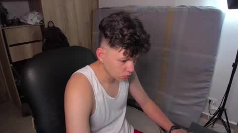 yurii_moody online show from February 24, 1:35 am