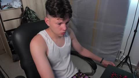 yurii_moody online show from February 24, 8:25 pm