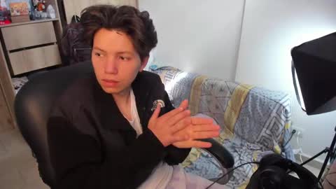 yurii_moody online show from October 23, 7:45 pm