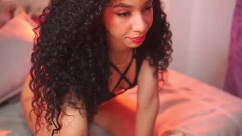 Snapshot of yuyi_cam chatting on November 8, 2:01 am Yuyi Cam online show from November 8, 2:01 am