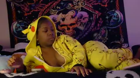 Snapshot of yveshawty chatting on December 14, 8:56 am yveshawty online show from December 14, 8:56 am