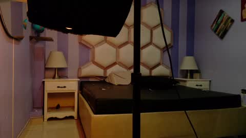 yvi online show from April 16, 12:06 pm