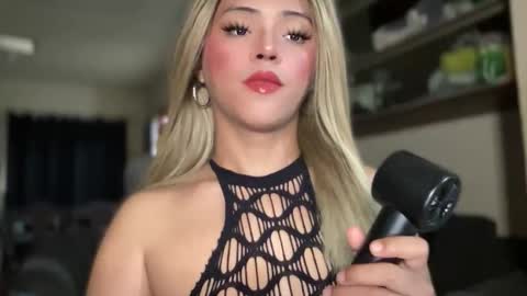 Miss Cali online show from November 28, 10:01 pm