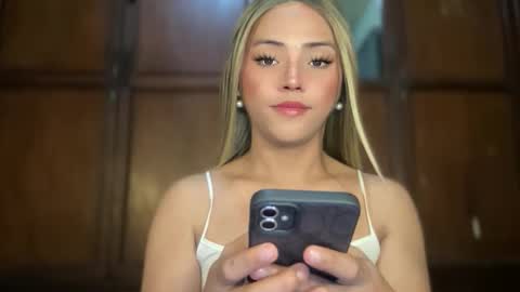 Snapshot of yvonne_guidotti chatting on February 11, 6:57 pm Miss Cali online show from February 11, 6:57 pm