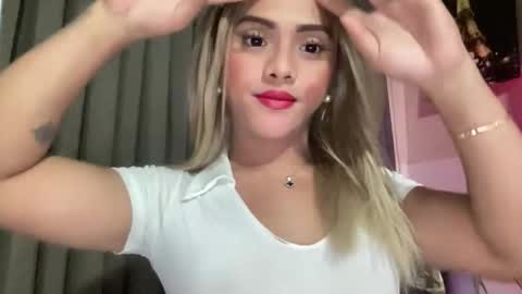 Snapshot of yvonne_guidotti chatting on February 22, 7:12 pm Miss Cali online show from February 22, 7:12 pm