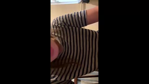 Snapshot of yzza_suave chatting on November 9, 8:45 am yzza_suave online show from November 9, 8:45 am