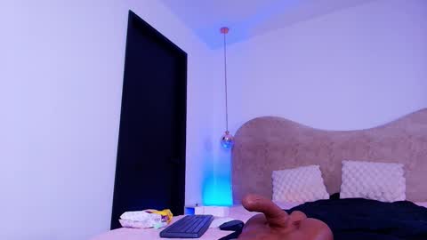 Zoe  online show from January 13, 3:01 am