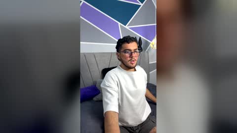 Zack  online show from December 19, 9:55 pm