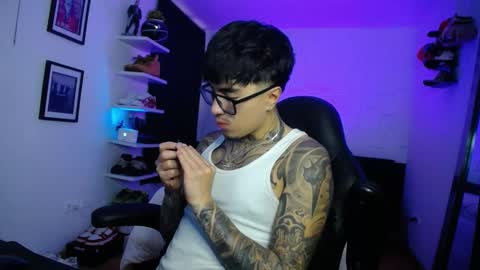 zac_muller1 online show from January 12, 1:16 pm