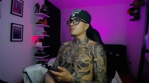 zac_muller1 online show from January 13, 1:22 am