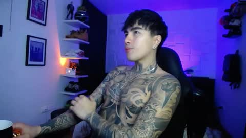 zac_muller1 online show from March 13, 6:53 am