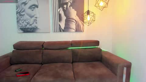 Snapshot of zacandmarcosmg_ chatting on November 16, 3:23 am zacandmarcosmg_ online show from November 16, 3:23 am