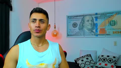 zachpri20 online show from December 16, 10:24 pm