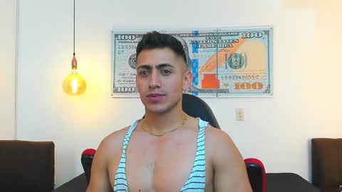 zachpri20 online show from December 31, 8:04 am