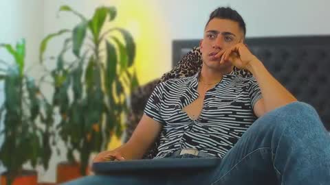 zachpri20 online show from October 2, 4:36 pm