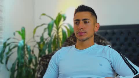 zachpri20 online show from October 11, 11:53 am