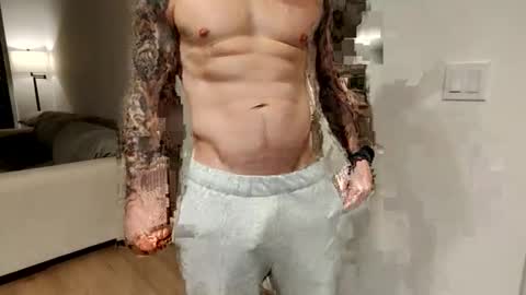 zack_2015 online show from January 19, 2:15 am