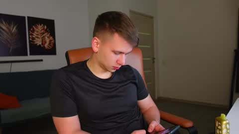 Snapshot of zack_gillian chatting on May 9, 8:03 pm ZACK GILLIAN online show from May 9, 8:03 pm