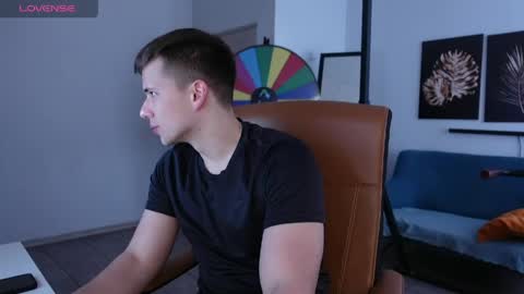 Snapshot of zack_gillian chatting on May 26, 4:47 pm ZACK GILLIAN online show from May 26, 4:47 pm