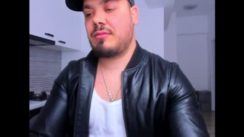 Snapshot of zackconnorsx chatting on April 28, 9:31 pm Zack online show from April 28, 9:31 pm