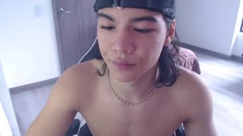Snapshot of zackss_player chatting on October 1, 7:31 pm zackss_player online show from October 1, 7:31 pm