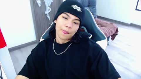 Snapshot of zackss_player chatting on October 11, 8:29 pm zackss_player online show from October 11, 8:29 pm