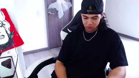 Snapshot of zackss_player chatting on October 15, 8:20 pm zackss_player online show from October 15, 8:20 pm