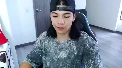 Snapshot of zackss_player chatting on October 16, 7:59 pm zackss_player online show from October 16, 7:59 pm