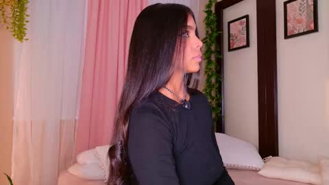 Snapshot of zafiiro_bluee2 chatting on November 24, 9:36 pm online show from November 24, 9:36 pm