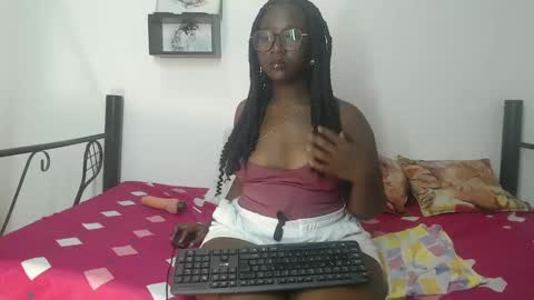 Snapshot of zahhysims chatting on December 27, 11:17 am zahhy online show from December 27, 11:17 am