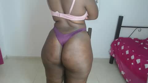 Snapshot of zahhysims chatting on February 15, 9:38 am zahhy online show from February 15, 9:38 am