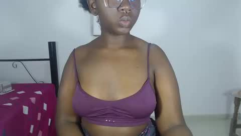 Snapshot of zahhysims chatting on February 22, 1:35 pm zahhy online show from February 22, 1:35 pm