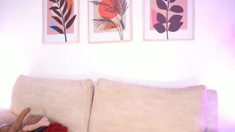 Zara Williams online show from January 4, 5:37 pm