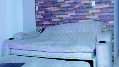 INSTAGRAM yormanfit7 online show from September 16, 10:05 am