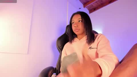 Zaira online show from November 27, 3:03 pm