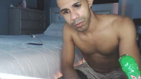 Snapshot of zamoraedii1994 chatting on December 15, 6:15 pm Edii online show from December 15, 6:15 pm